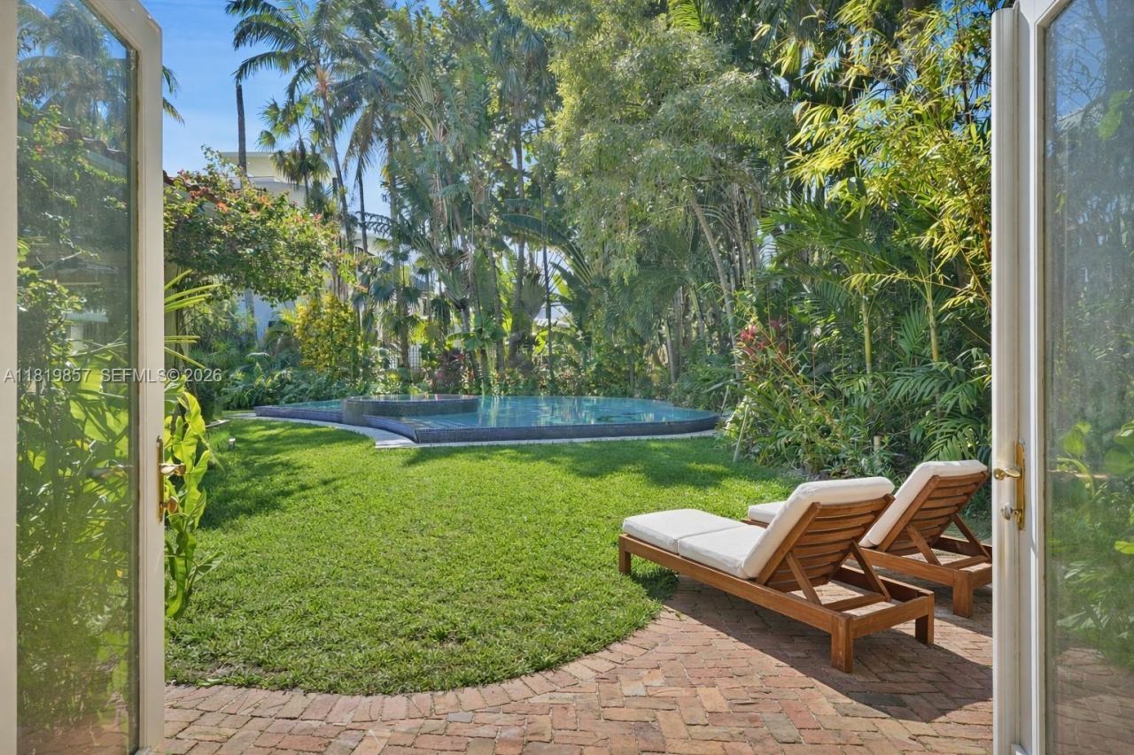 2050 Alton Rd, Miami Beach, FL 33140 Photo