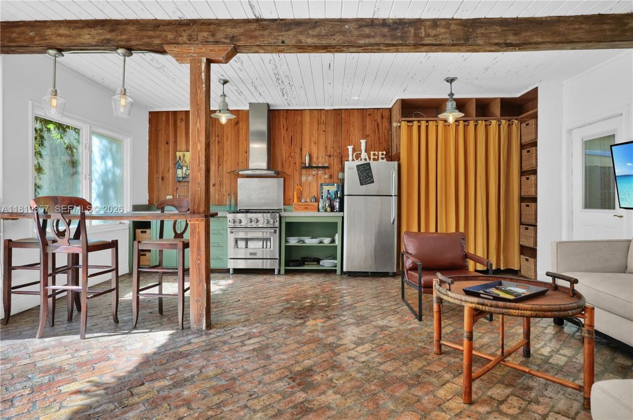 2050 Alton Rd, Miami Beach, FL 33140 Photo