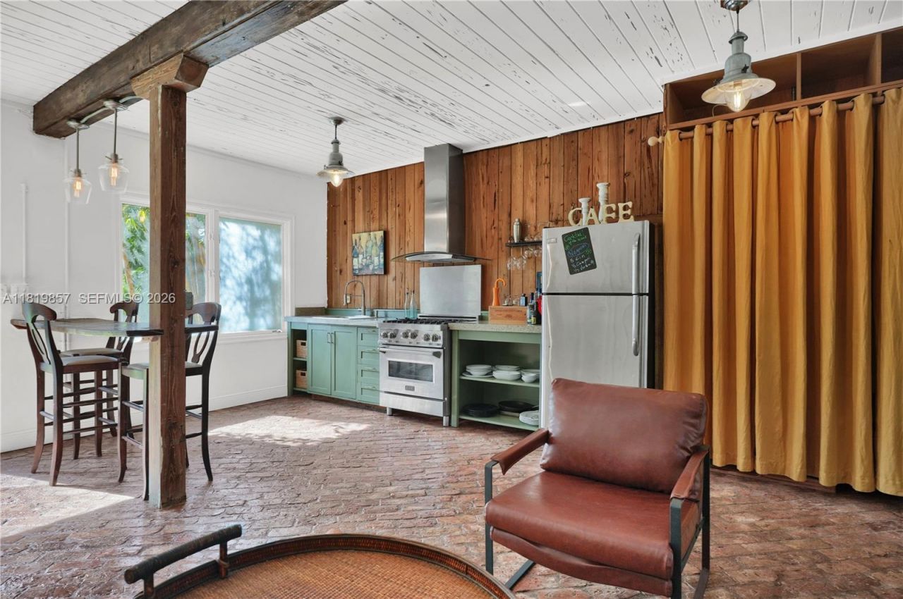 2050 Alton Rd, Miami Beach, FL 33140 Photo