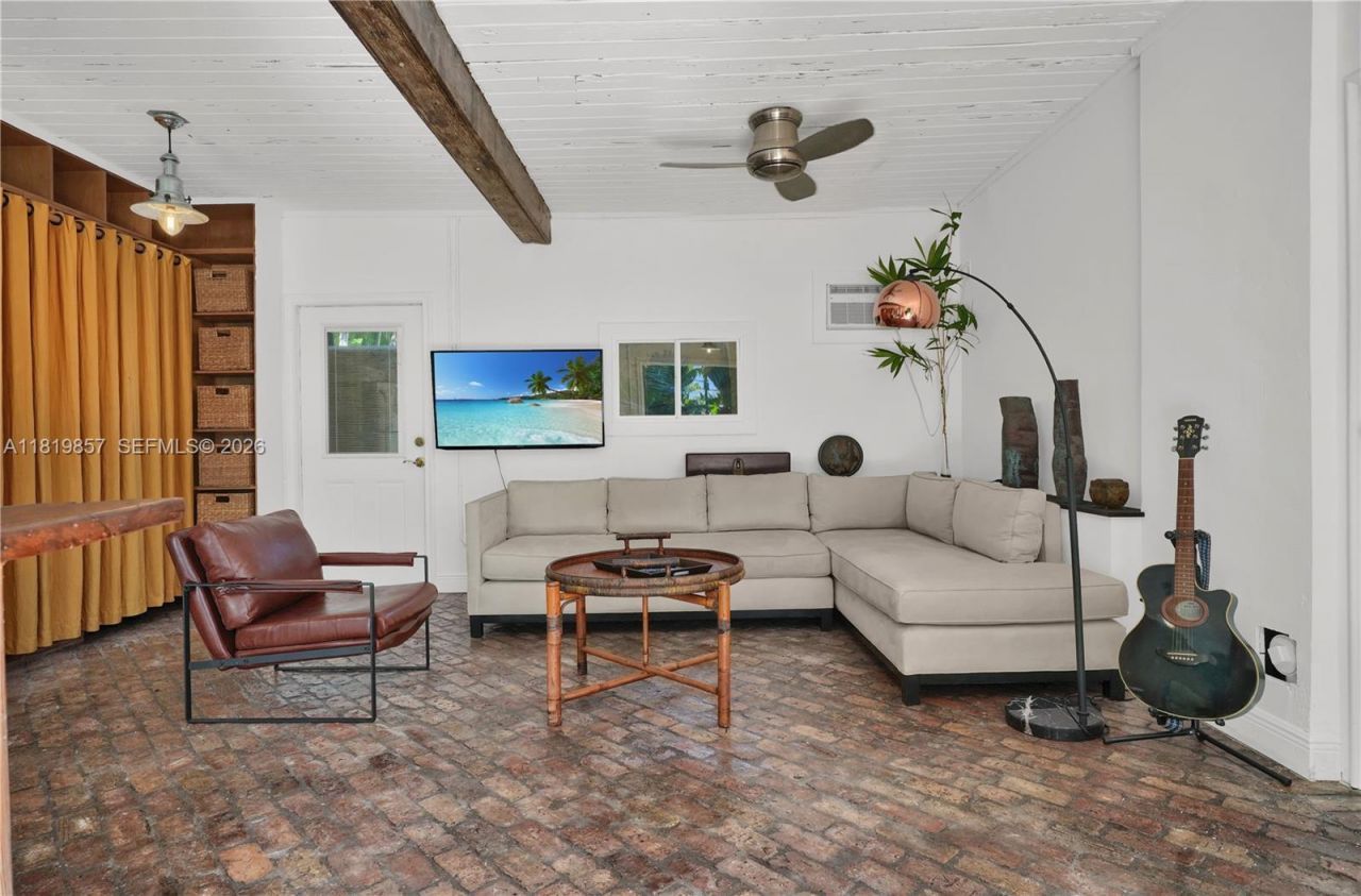 2050 Alton Rd, Miami Beach, FL 33140 Photo