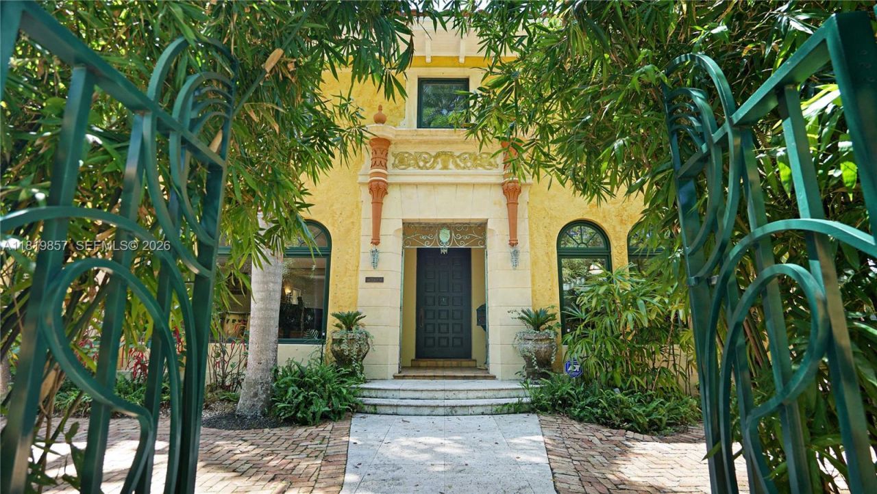 2050 Alton Rd, Miami Beach, FL 33140 Photo