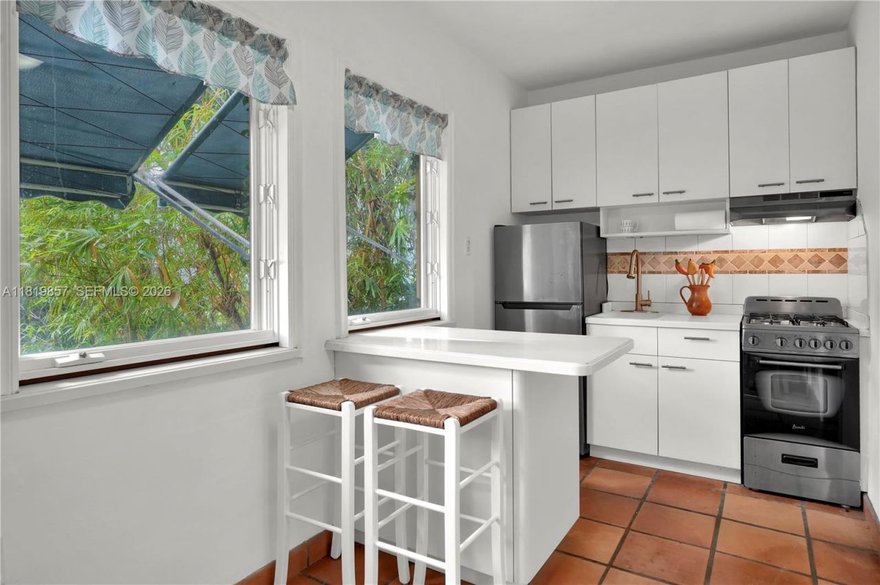 2050 Alton Rd, Miami Beach, FL 33140 Photo