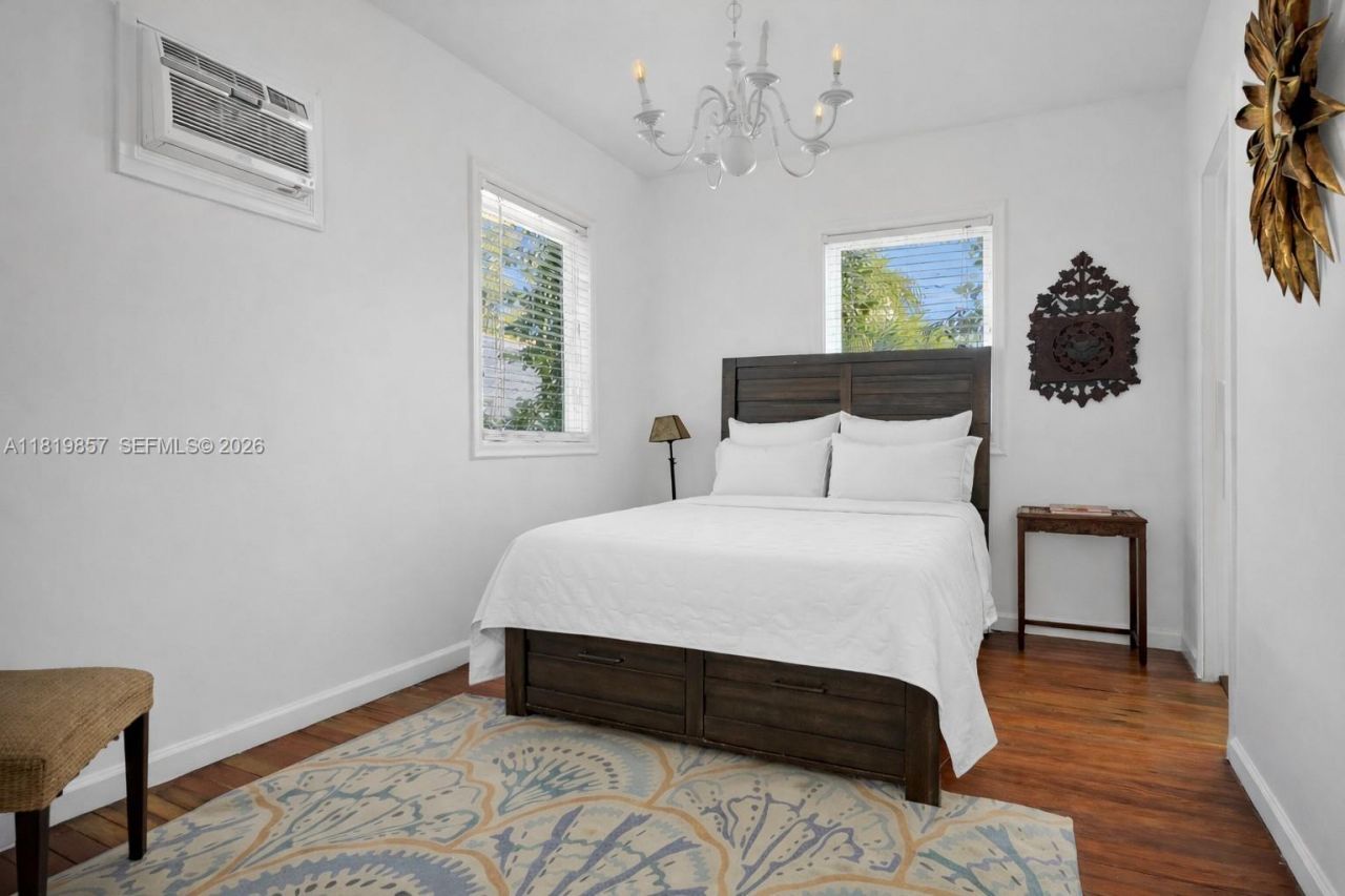 2050 Alton Rd, Miami Beach, FL 33140 Photo