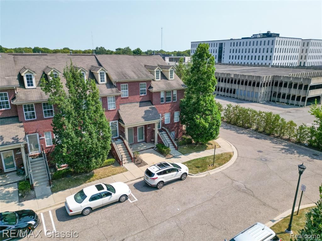 23208 Cornerstone Village Drive, Southfield, MI 48075 Main Photo