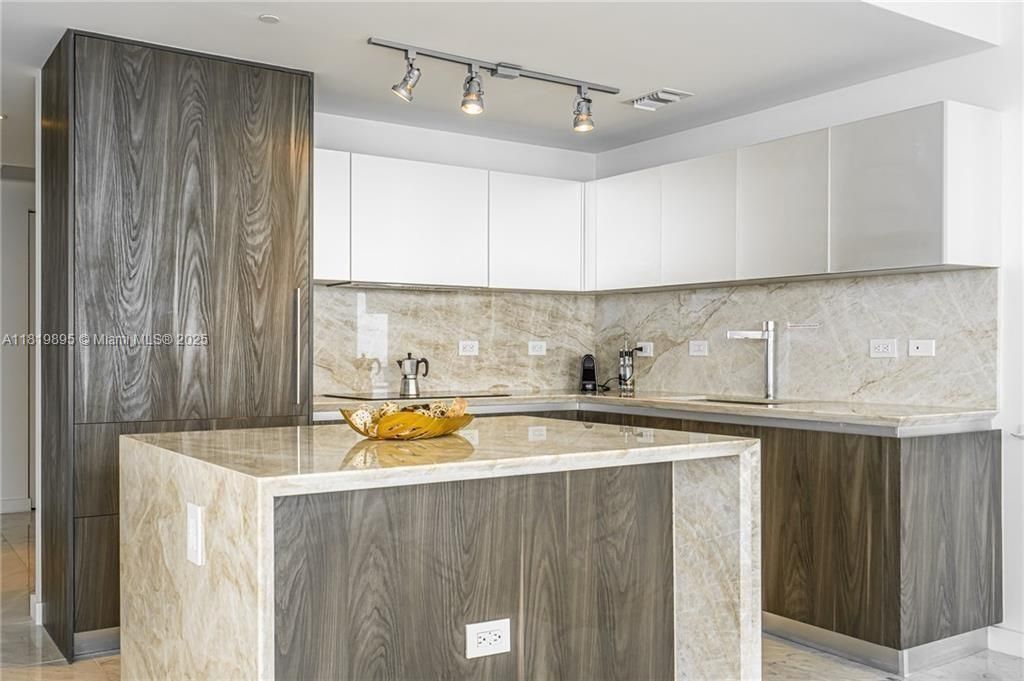 3131 NE 7th Ave, Unit 1901, Miami, FL 33137 Photo