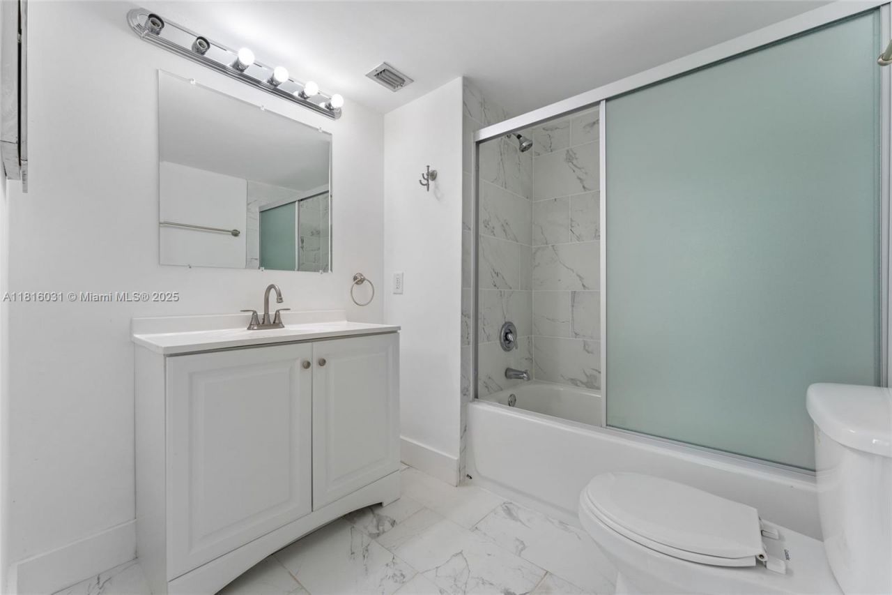 3150 W Rolling Hills Cir, Unit 209, Davie, FL 33328 Photo