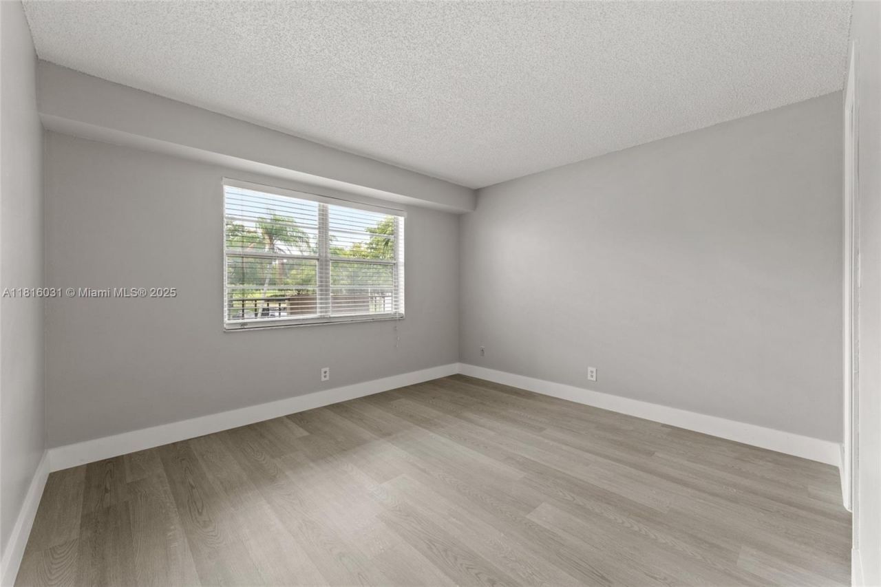 3150 W Rolling Hills Cir, Unit 209, Davie, FL 33328 Photo