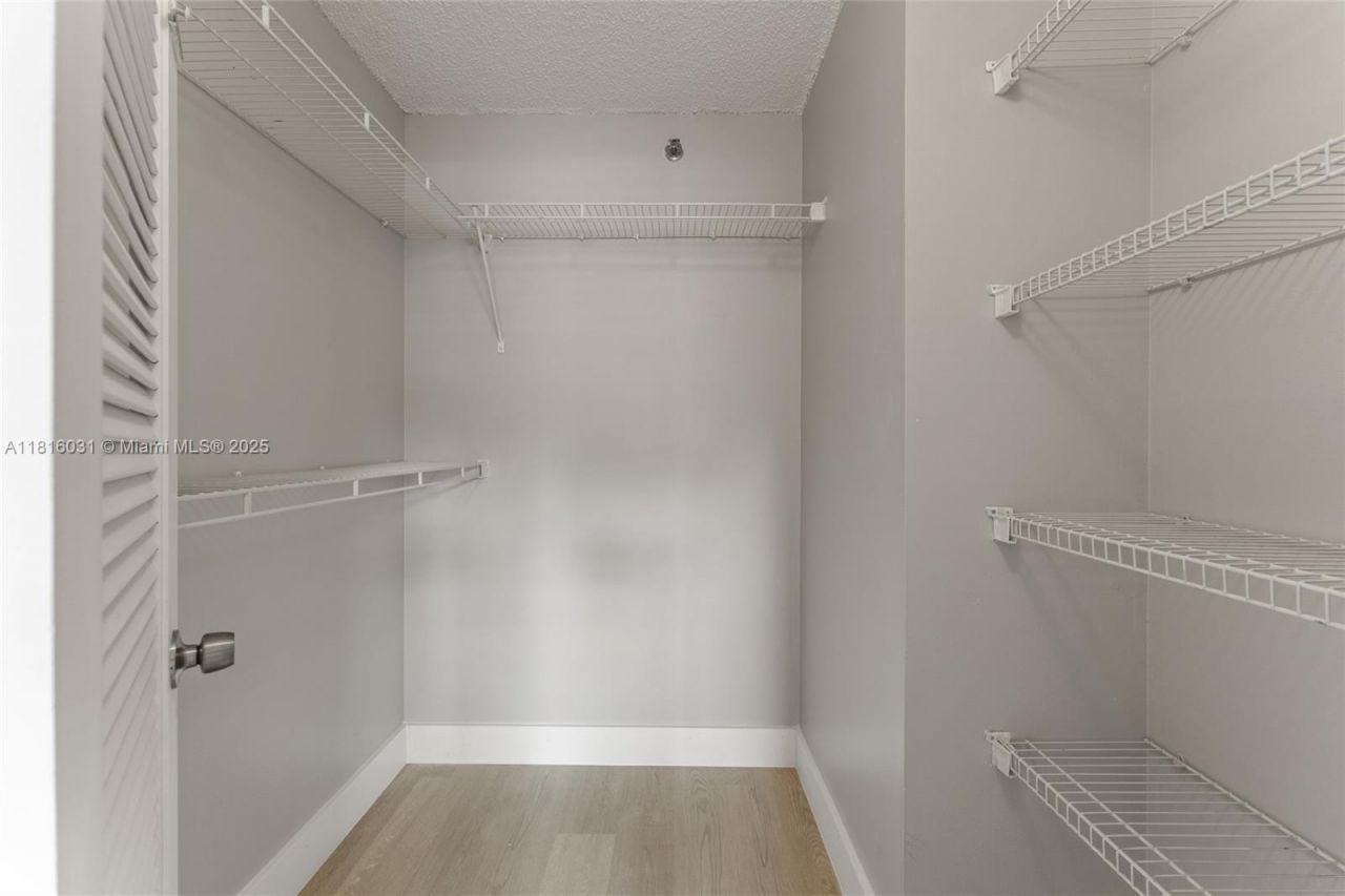 3150 W Rolling Hills Cir, Unit 209, Davie, FL 33328 Photo