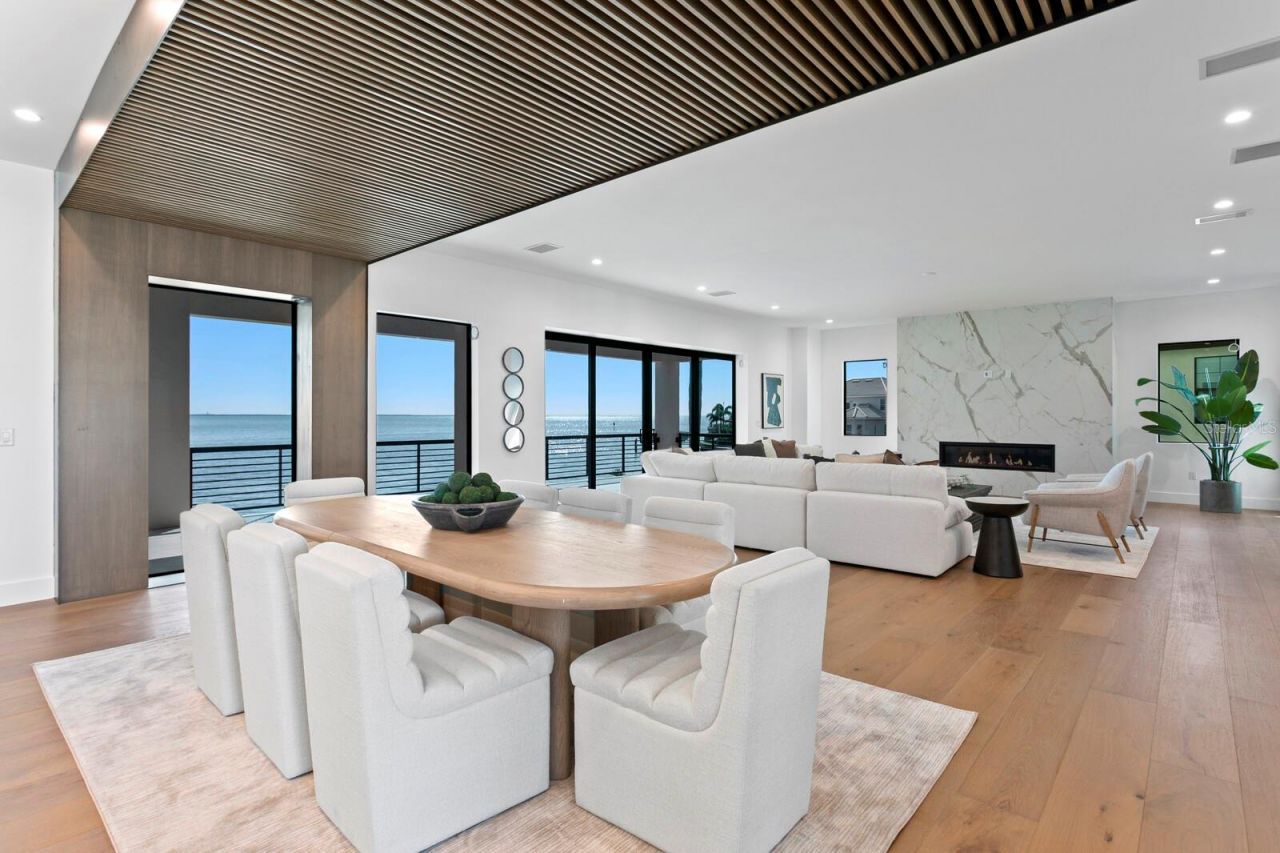 2087 Michigan Avenue Ne, Saint Petersburg, FL 33703 Photo