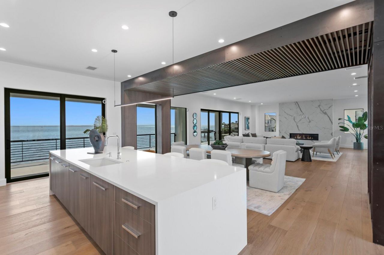 2087 Michigan Avenue Ne, Saint Petersburg, FL 33703 Photo