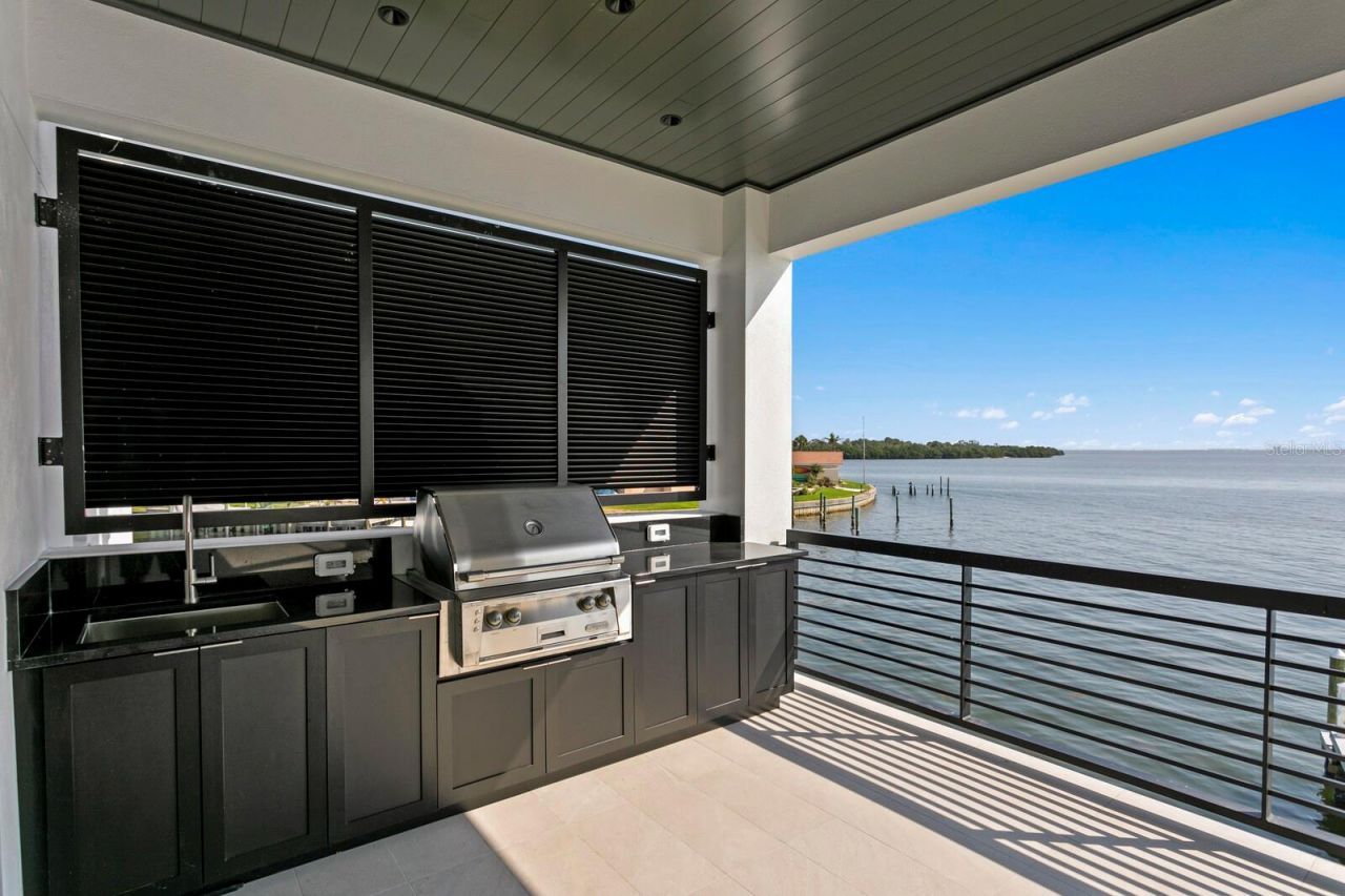 2087 Michigan Avenue Ne, Saint Petersburg, FL 33703 Photo