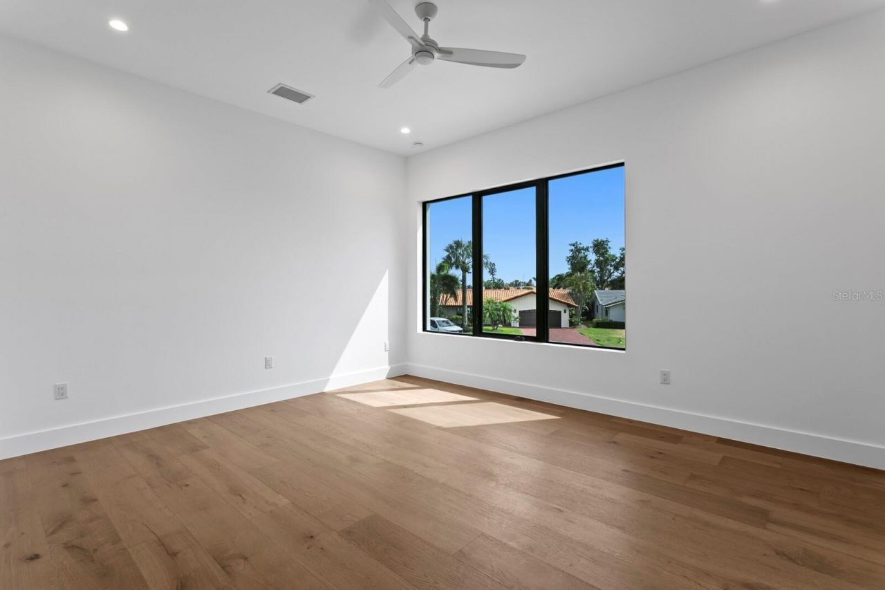 2087 Michigan Avenue Ne, Saint Petersburg, FL 33703 Photo