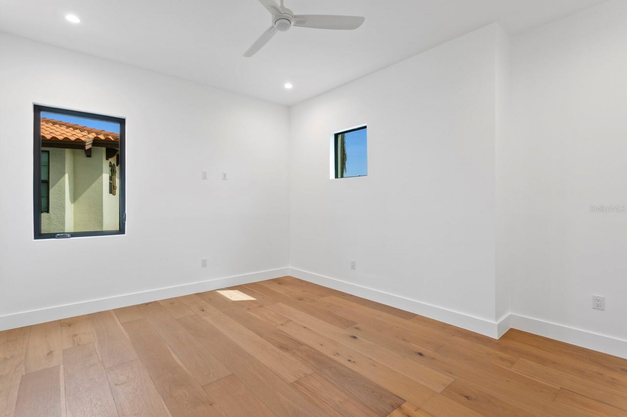 2087 Michigan Avenue Ne, Saint Petersburg, FL 33703 Photo