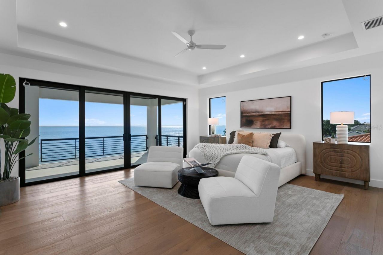 2087 Michigan Avenue Ne, Saint Petersburg, FL 33703 Photo