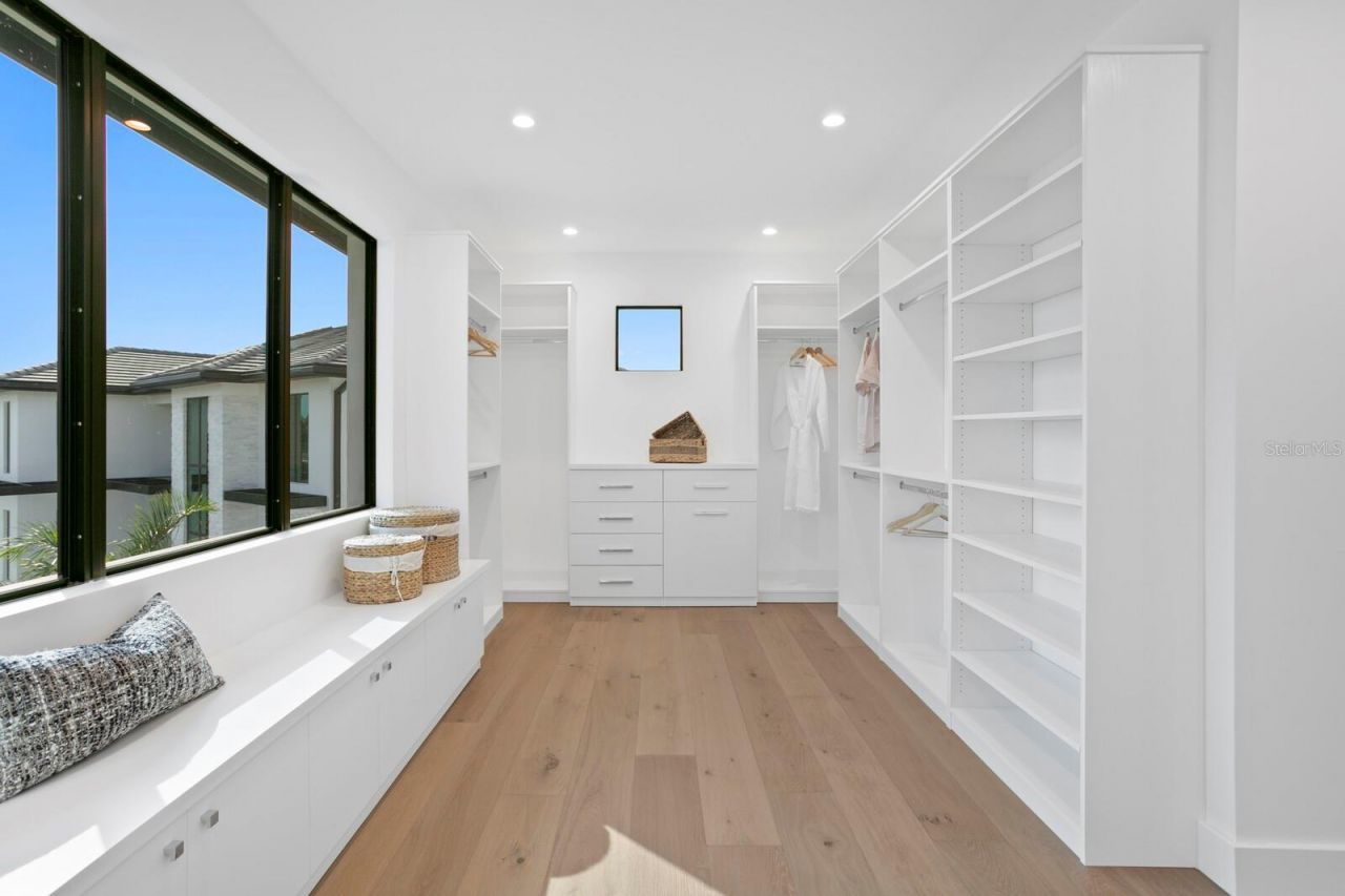 2087 Michigan Avenue Ne, Saint Petersburg, FL 33703 Photo