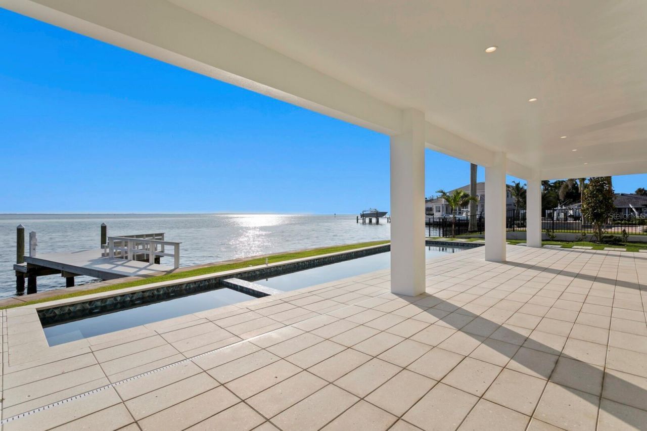 2087 Michigan Avenue Ne, Saint Petersburg, FL 33703 Photo