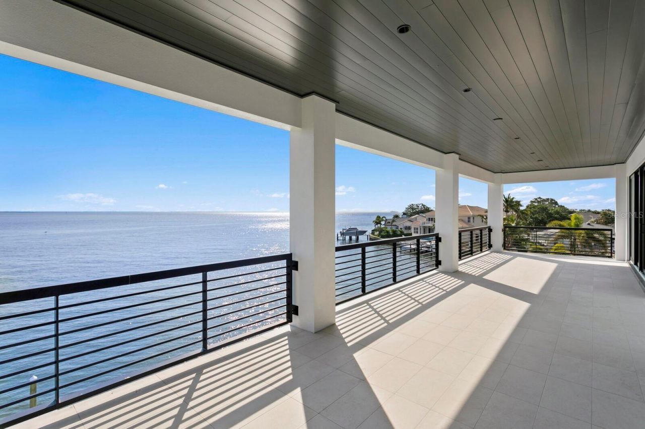 2087 Michigan Avenue Ne, Saint Petersburg, FL 33703 Photo