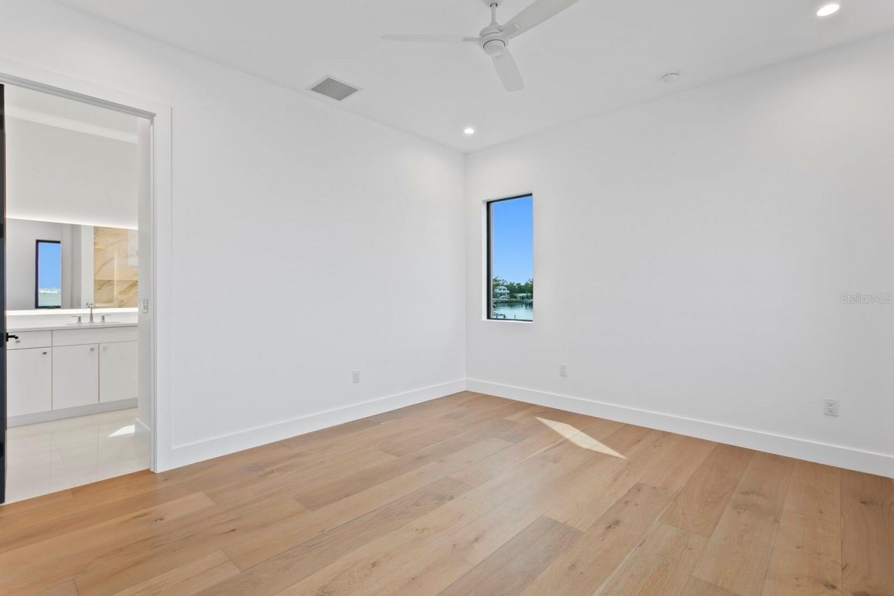 2087 Michigan Avenue Ne, Saint Petersburg, FL 33703 Photo