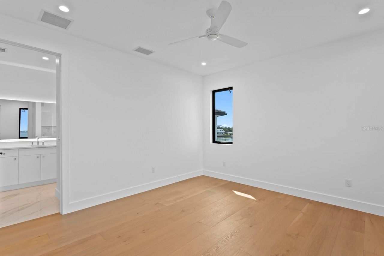 2087 Michigan Avenue Ne, Saint Petersburg, FL 33703 Photo