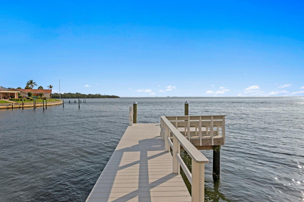 2087 Michigan Avenue Ne, Saint Petersburg, FL 33703 Photo