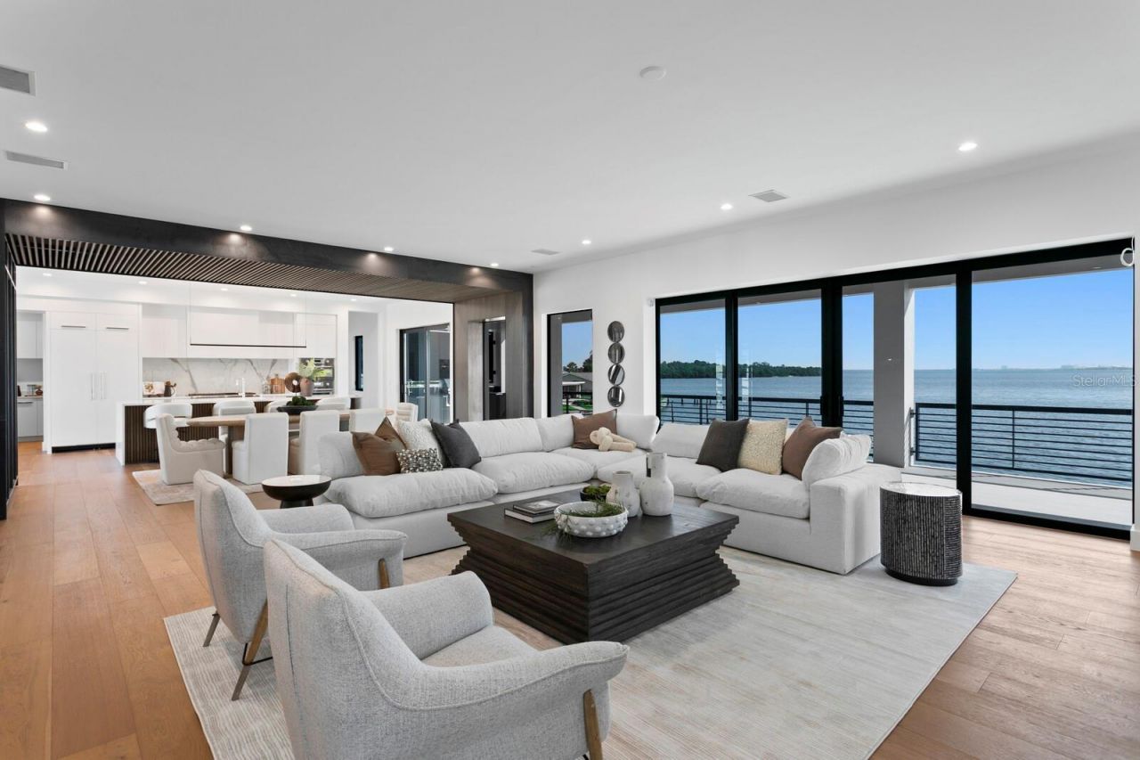 2087 Michigan Avenue Ne, Saint Petersburg, FL 33703 Photo