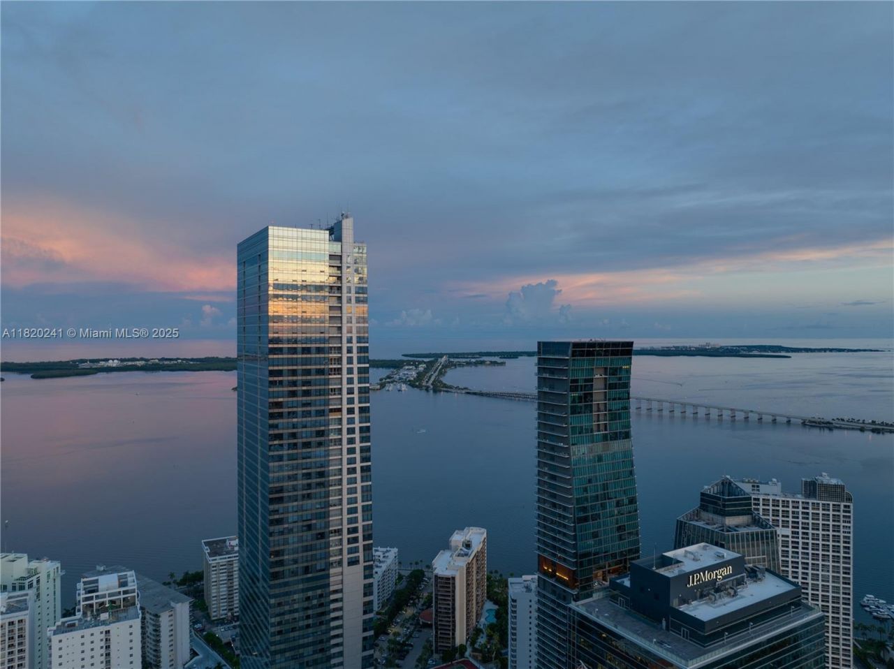 1420 S Miami Avenue, Unit 5202, Miami, FL 33130 Photo