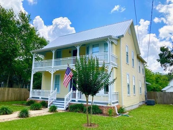 290 Crescent Drive, DeFuniak Springs, FL 32435