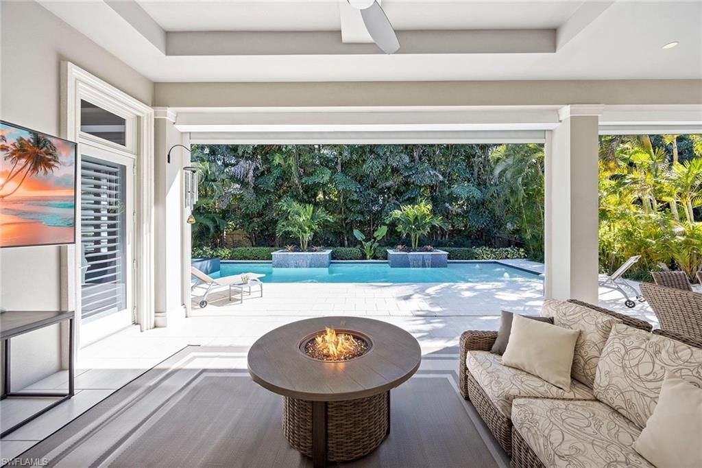 6818 Mangrove Ave, Naples, FL 34109 Photo