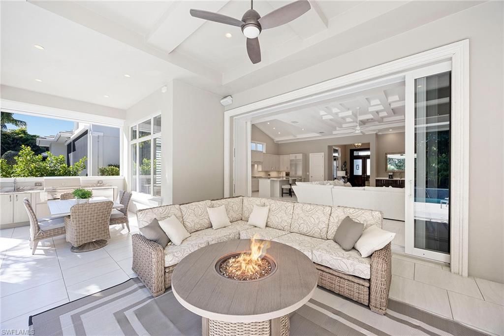 6818 Mangrove Ave, Naples, FL 34109 Photo