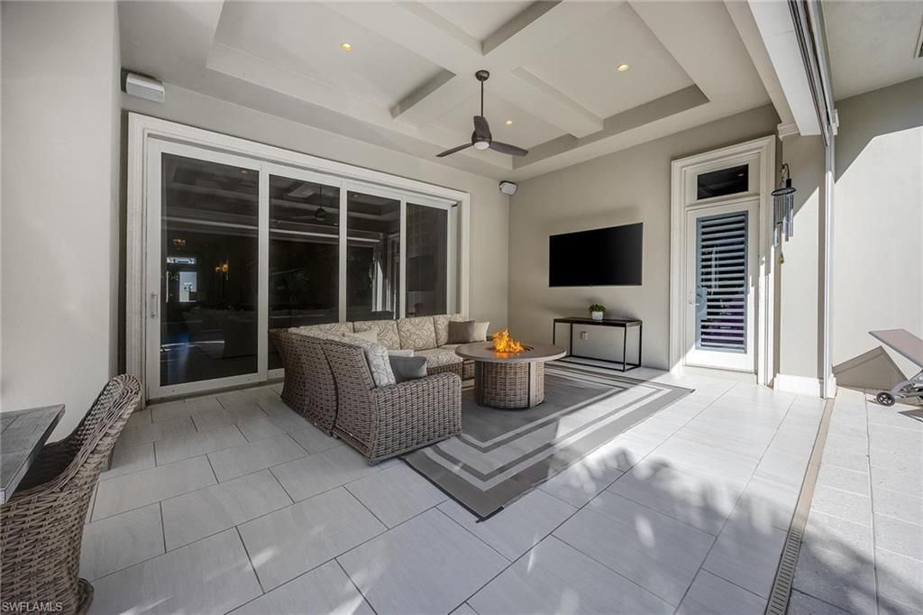 6818 Mangrove Ave, Naples, FL 34109 Photo