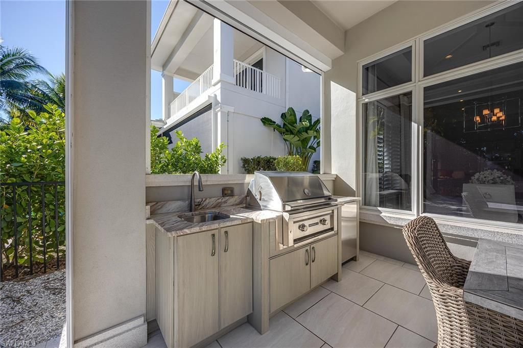 6818 Mangrove Ave, Naples, FL 34109 Photo