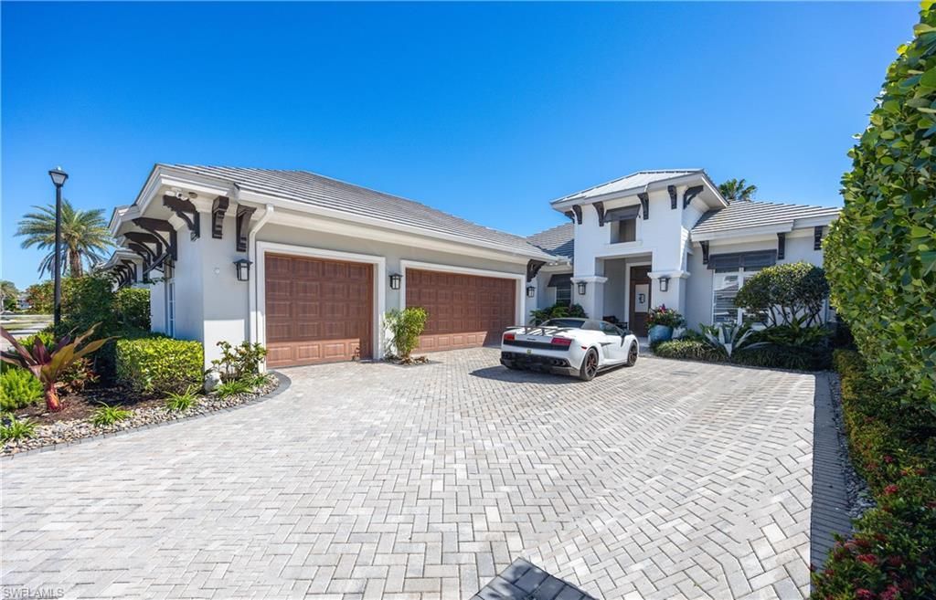 6818 Mangrove Ave, Naples, FL 34109 Photo