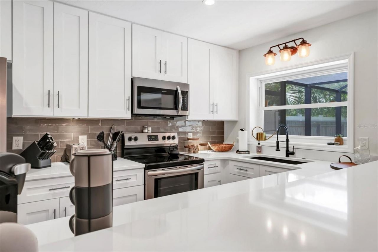 2141 Hyde Park Street, Sarasota, FL 34239 Photo