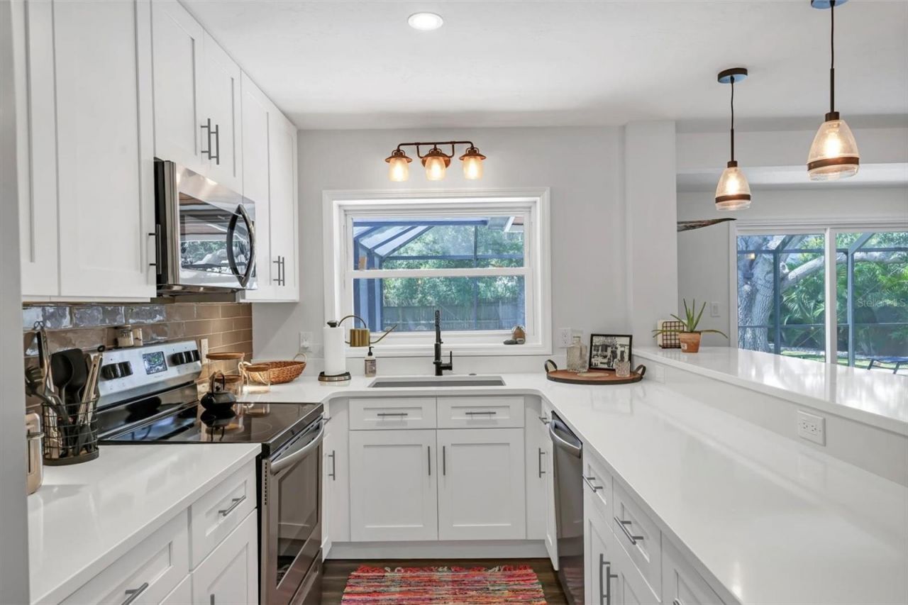 2141 Hyde Park Street, Sarasota, FL 34239 Photo