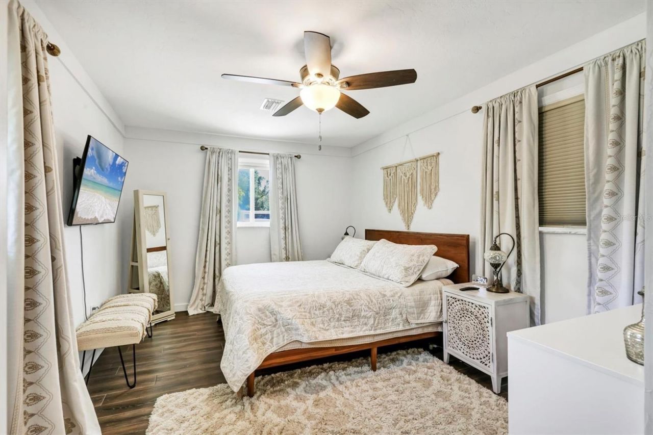 2141 Hyde Park Street, Sarasota, FL 34239 Photo