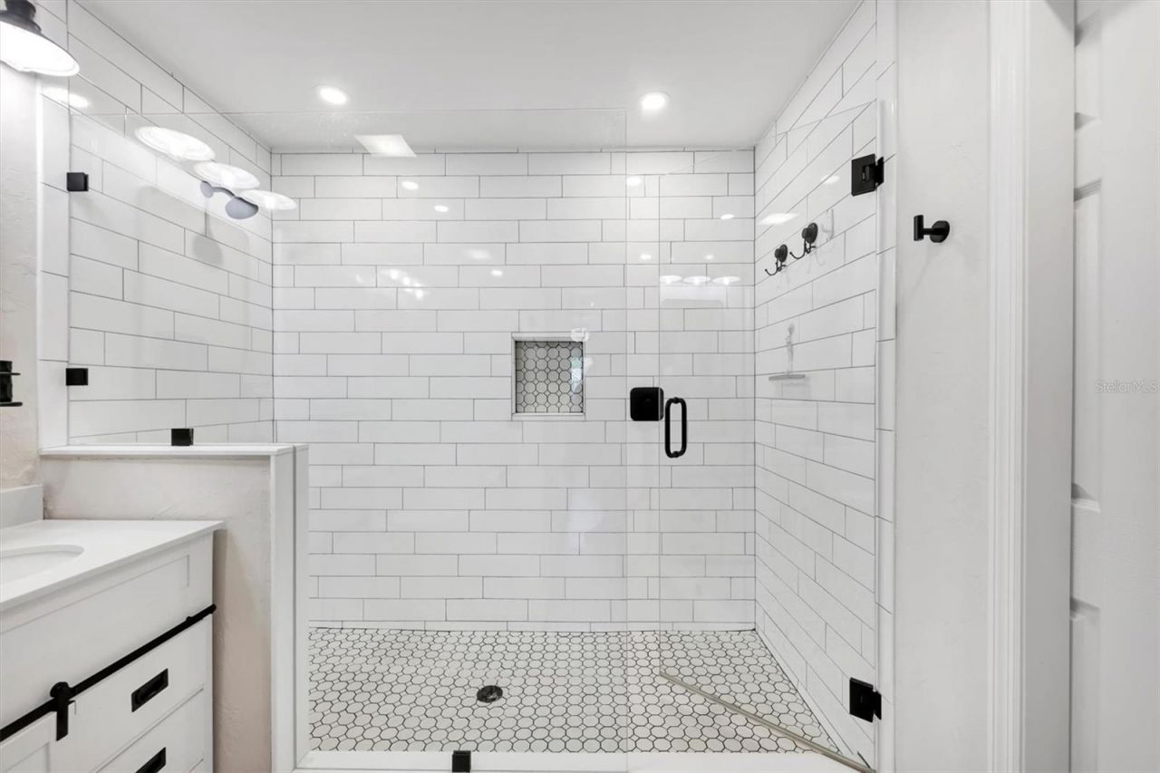 2141 Hyde Park Street, Sarasota, FL 34239 Photo