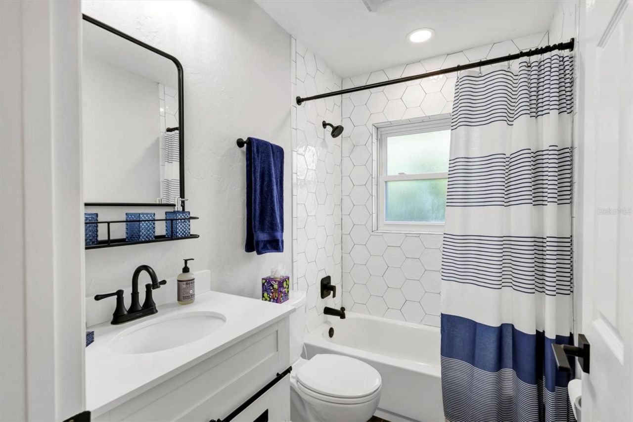 2141 Hyde Park Street, Sarasota, FL 34239 Photo