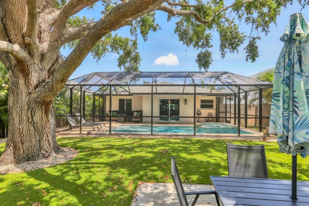 2141 Hyde Park Street, Sarasota, FL 34239 Photo