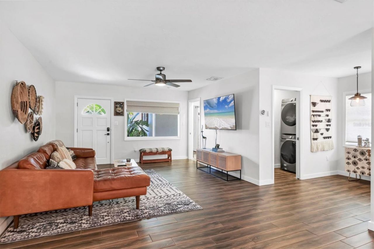 2141 Hyde Park Street, Sarasota, FL 34239 Photo