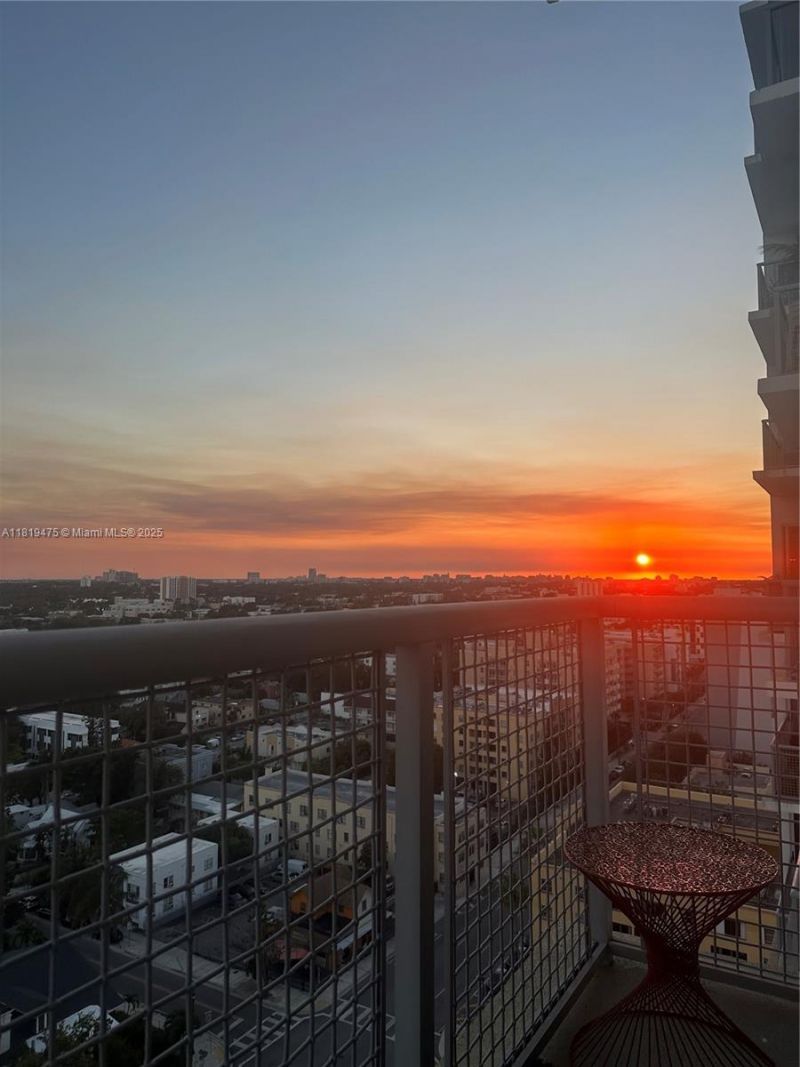 10 SW South River Dr, Unit 1606, Miami, FL 33130 Photo