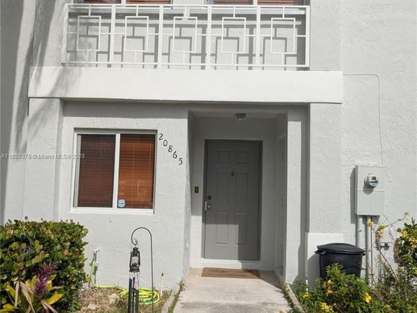 20865 NW 3rd Ln, Pembroke Pines, FL 33029