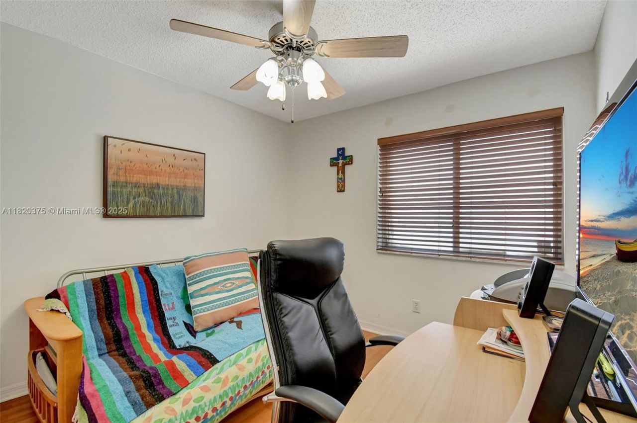 20865 NW 3rd Ln, Pembroke Pines, FL 33029 Photo