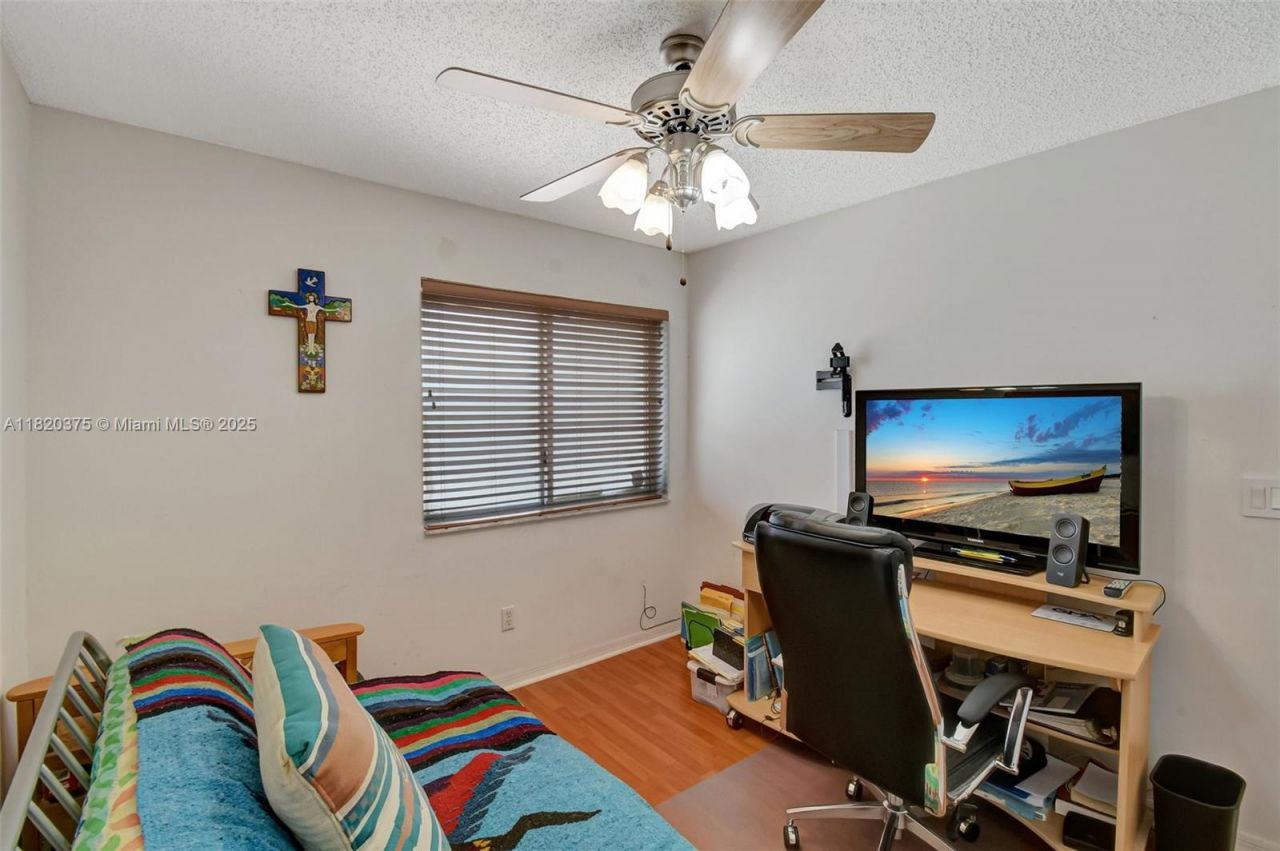 20865 NW 3rd Ln, Pembroke Pines, FL 33029 Photo