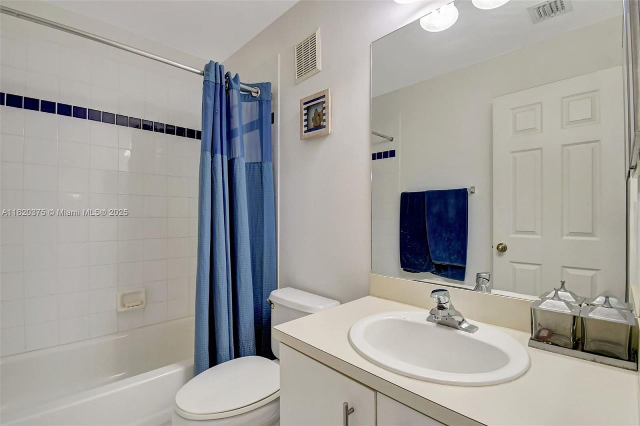 20865 NW 3rd Ln, Pembroke Pines, FL 33029 Photo