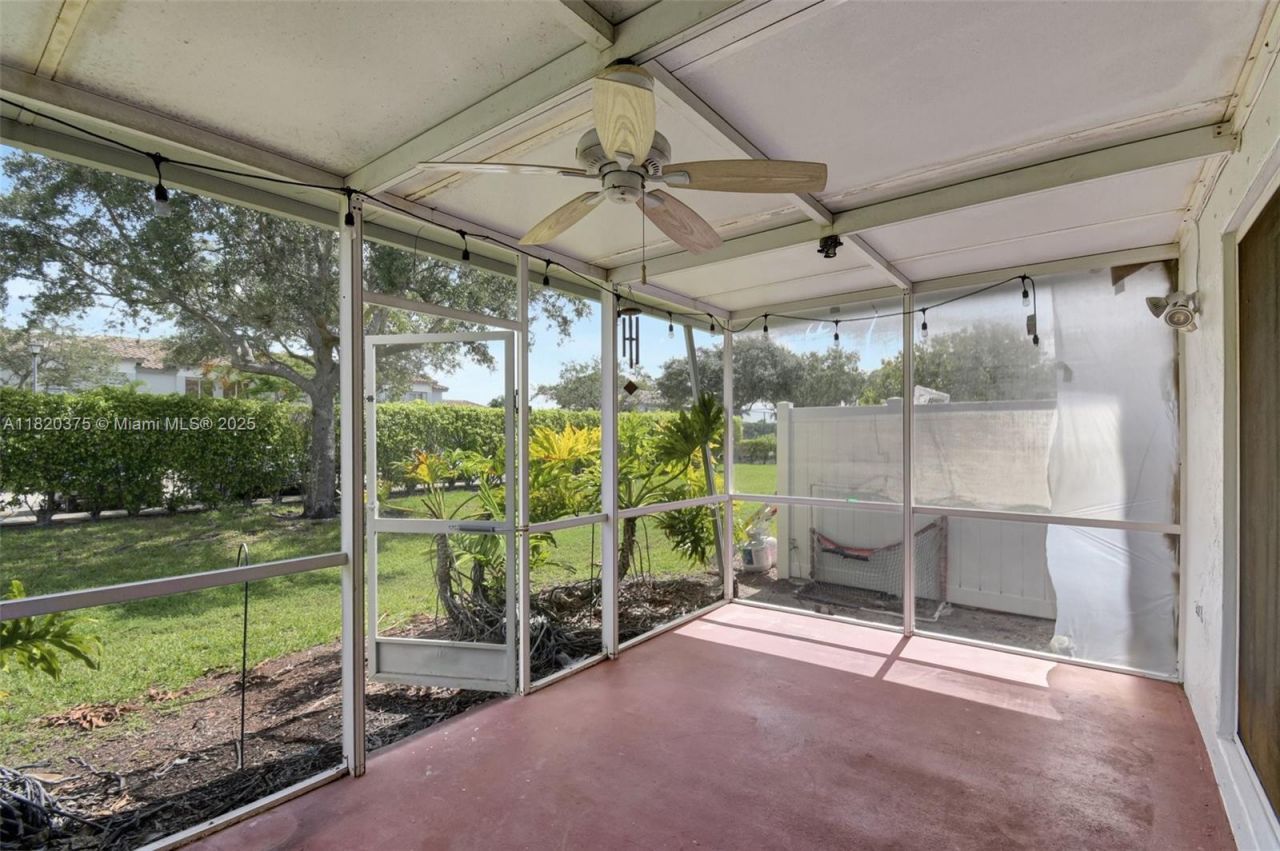 20865 NW 3rd Ln, Pembroke Pines, FL 33029 Photo