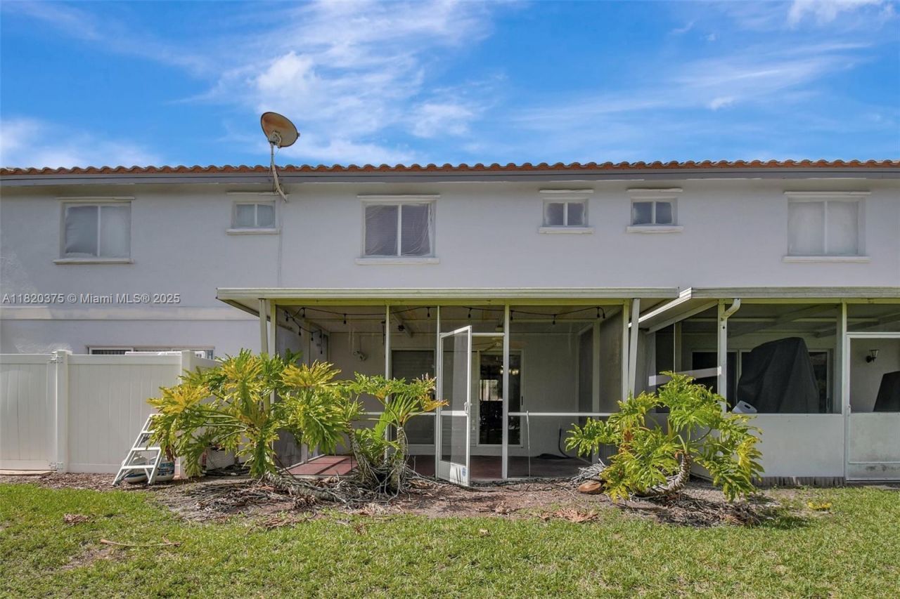 20865 NW 3rd Ln, Pembroke Pines, FL 33029 Photo