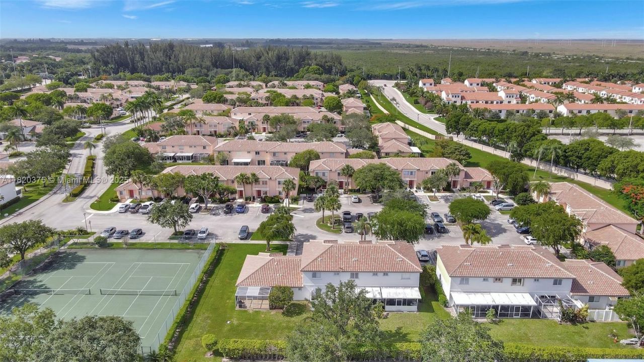 20865 NW 3rd Ln, Pembroke Pines, FL 33029 Photo