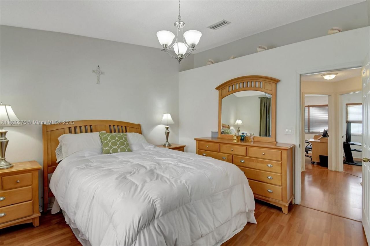 20865 NW 3rd Ln, Pembroke Pines, FL 33029 Photo