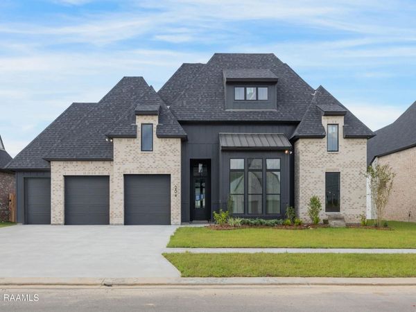204 Sabal Grove Lane, Youngsville, LA 70592