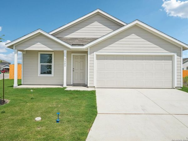 3203 Gilbert Garden, Converse, TX 78109